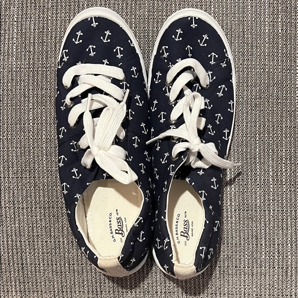 Bass NWOT Dark Blue Anchor Pattern Sneakers